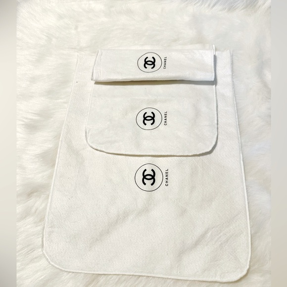 🛑SOLD🛑 3 pieces Chanel dust bag - Picture 2 of 8